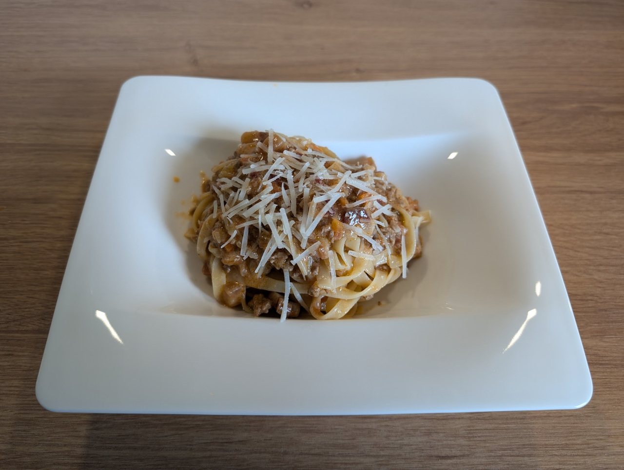 Tagliatelle con ragù alla bolognese Tagliatelle con ragù alla bolognese